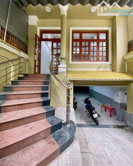 Cho thuê mặt bằng đường Tô Hiến Thành Quận 10, Diện tích 6.5mx25m2