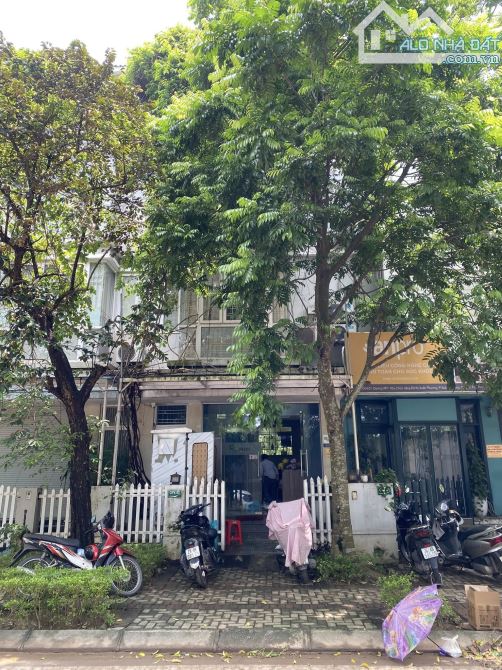 cho thuê nhà LK OV Viglacera Xuân Phương 96mx4T5PN oto tránh du học kho SPA công ty chdv