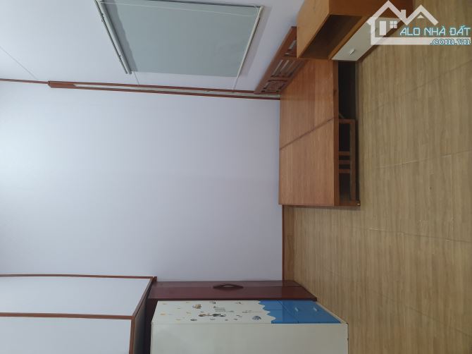 Cần cho thuê nhà phố Miếu Đầm, thông thoáng, sạch đẹp, an ninh.