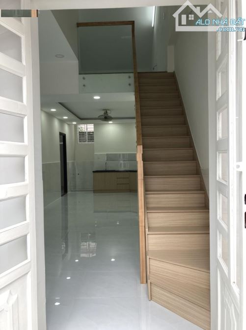 HẺM XE HƠI ,6m x 16m,2PN, KIEU VILLA PHỐ ĐƯỜNG SỐ 12 TRƯỜNG THỌ,GIÁ 15TR