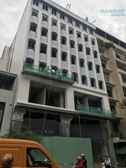 cho thuê khách sạn 121 phòng- Tokyo night life- mt phố nhật,q1- ngang 20m- giá: 3 tỷ