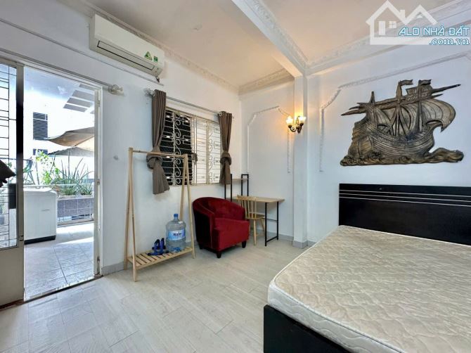 Cho thuê căn hộ 1PN quận 1 ban công lớn, full nội thất gần chợ Bến Thành