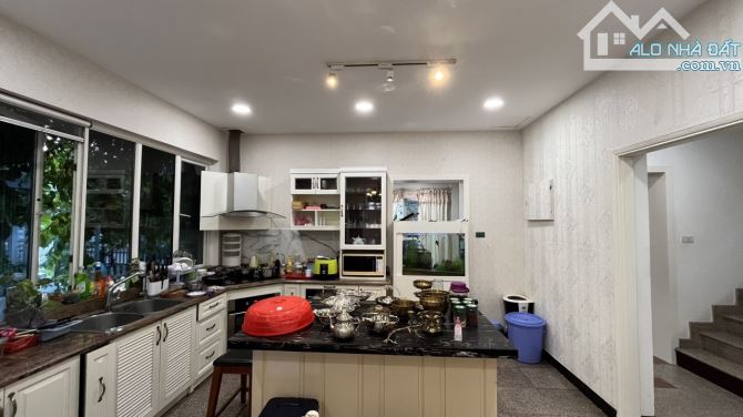 Cho thuê biệt thự quận Thủ Đức Garden Home,Quốc Lộ 13 liền kề Vạn Phúc city