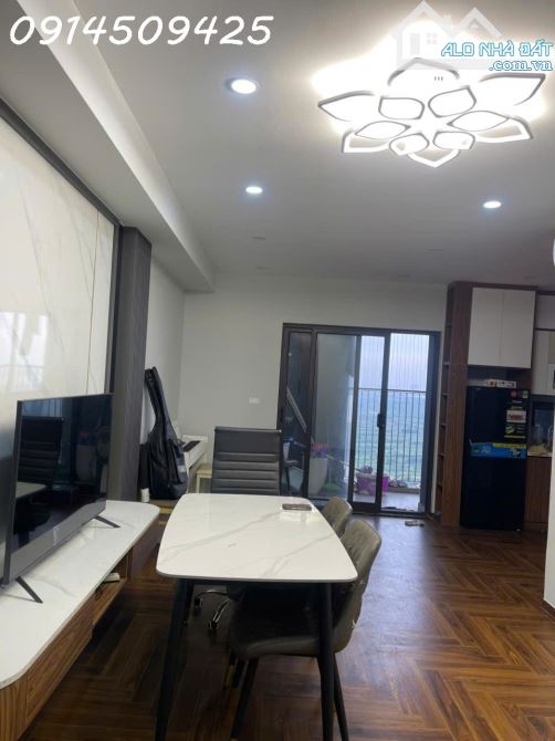 CHO THUÊ CĂN HỘ TÒA INTRACOM T32 Diện tích: 70m, lô góc thoáng sáng Căn hộ đẹp tiện nghi