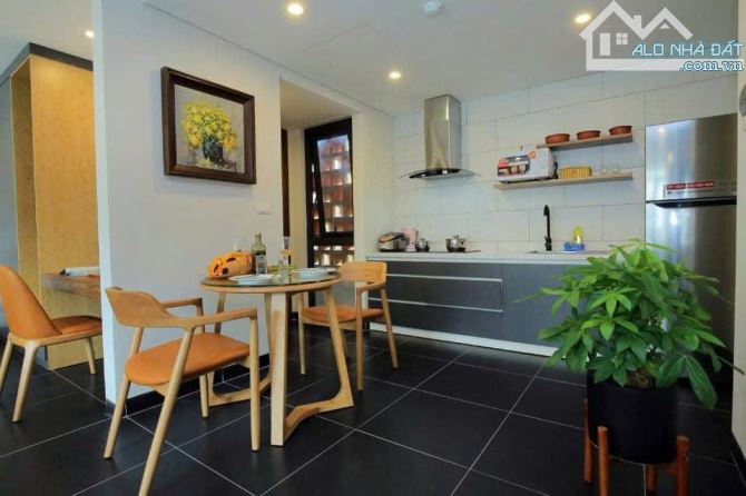 Cho thuê căn hộ VIP full nội thất xịn, Kim Mã, Ba Đình ban công rộng 11.5 triệu/tháng