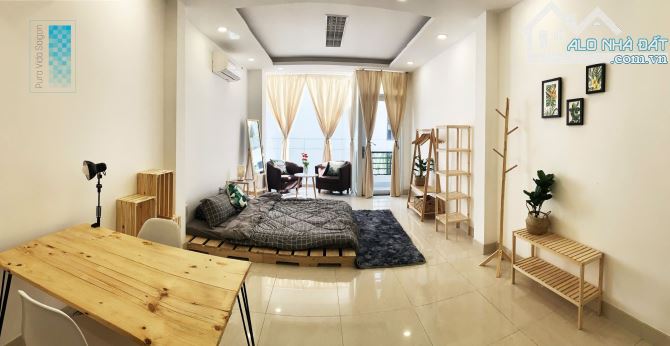 Cho thuê căn hộ ban công, Q1, đường Hồ Hảo Hớn, gần Cầu Ông Lãnh, Công Viên 23 Tháng 9