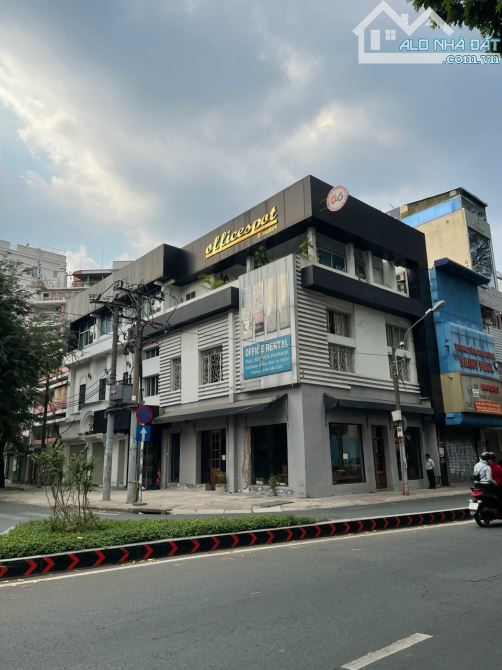 GÓC 2 MẶT TIỀN NGANG 12M, HƠN 1.200M2 SỬ DỤNG – SỐ 53 NGUYỄN THỊ MINH KHAI, QUẬN 1!!!