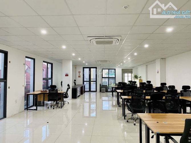 Mặt phố Hoàng Quốc Việt trống duy nhất 1 sàn 70m2 giá chỉ từ 14tr/tháng
