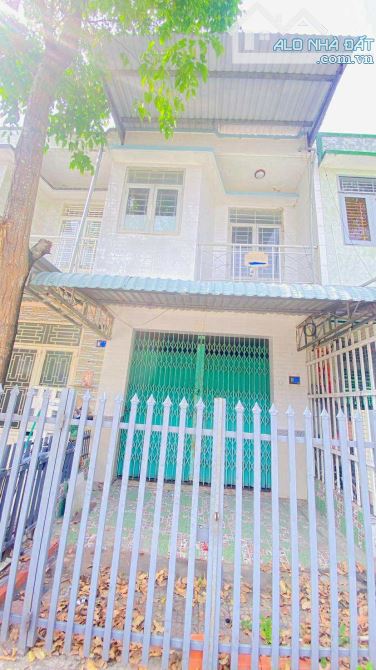 Cho thuê nhà 1 lầu 586 tiện văn phòng 5 triệu