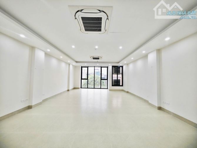 Cho thuê văn phòng Đội Cấn 70m2 chỉ 10tr FREE dịch vụ FREE để xe FREE OT