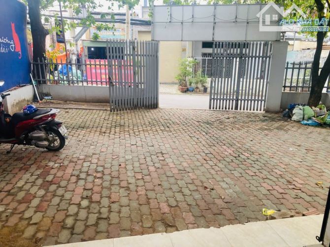 Cho thuê mặt bằng kinh doanh Mặt bằng có sẵn kết cấu hạ tầng Vị trí: Mặt tiền đường số 2
