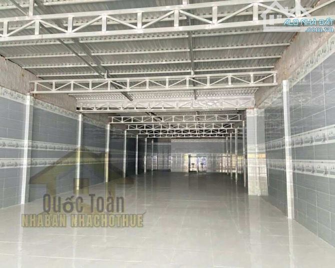 Cho thuê mặt bằng 475 m2 mặt tiền Nguyễn Văn Cừ