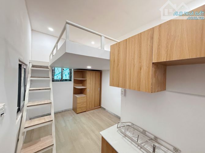 Cho thuê căn hộ Duplex cửa sổ Q1, ngay phố đi bộ Nguyễn Huệ, Bitexco, chợ Bến Thành, Saigo