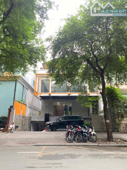 NGANG 12M - SỬ DỤNG HƠN 1.500M2 - MẶT TIỀN CÔNG VIÊN TAO ĐÀN– SỐ 101 NGUYỄN DU, QUẬN 1.!!