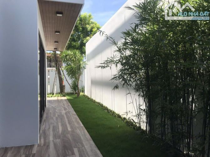 Cho thuê Biệt thự đẹp 3 tầng 5PN đường 15M Bùi Tá Hán - Gần Sông Hàn, KĐT Nam Việt Á- 65TR