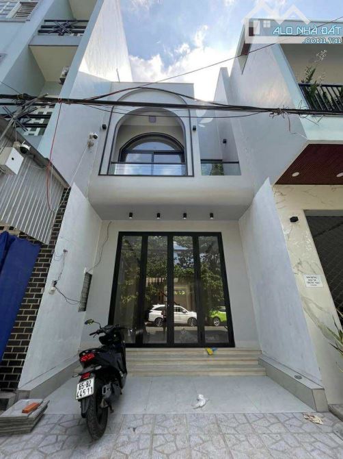 Cho thuê nhà trệt 1 lầu mặt tiền hẻm 11 Nguyễn Văn Linh