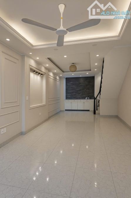 CHO THUÊ NHÀ NGUYÊN CĂN 5 TẦNG NGỌC THỤY-LONG BIÊN-DT 61M2-3PN-Ô TÔ TRÁNH