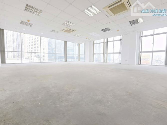 cho thuê văn phòng 70m2 mặt tiền đường đoàn văn bơ quận 10