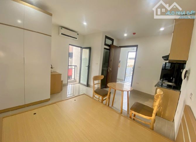 Cho Thuê Ccmn cực đẹp thoáng ban công cửa sổ giá rẻ tại 72 Tôn Thất Tùng, Đống Đa