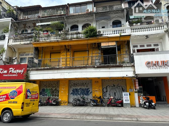 MẶT TIỀN SỬ DỤNG HƠN 600M2 - NGANG 12M - NGAY CHỢ BẾN THÀNH - SỐ 93 LÊ LỢI, QUẬN 1.!!