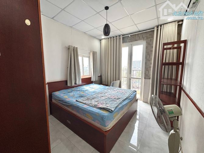 Cho thuê căn hộ quận 4, gần công viên khánh hội