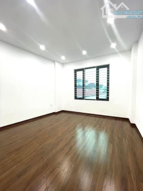 Cho thuê nhà ở Mỹ Đình, 45m2, 5 tầng, thông sàn, oto đỗ gần nhà