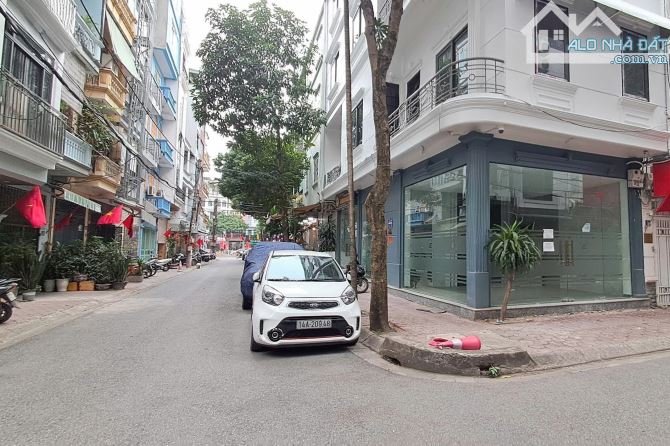 Cho thuê nhà MẠC THÁI TỔ, Trung Kính. 40 triệu/ th. Phù hợp để làm văn phòng, cty, lớọ học