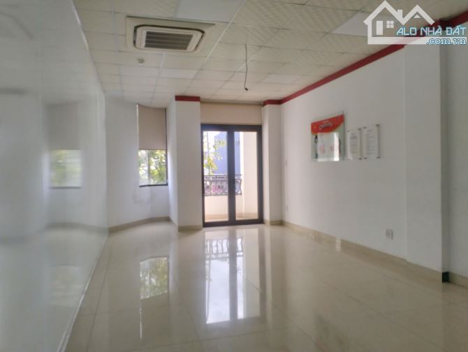 💥 VĂN PHÒNG CHO THUÊ mặt tiền đường 30/4 - 130 m2 có ngăn phòng