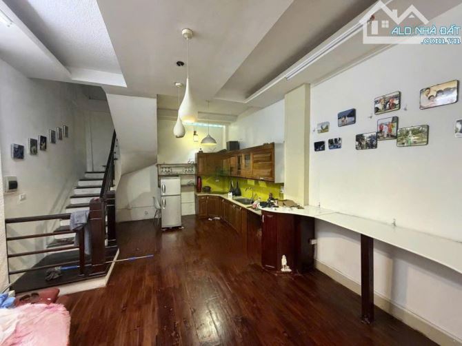 Cho thuê nhà 5 tầng ngõ 73 Tứ Liên, Tây Hồ, Nhà Đẹp, Nội Thất Nóng, Lạnh, Điều Hòa đủ