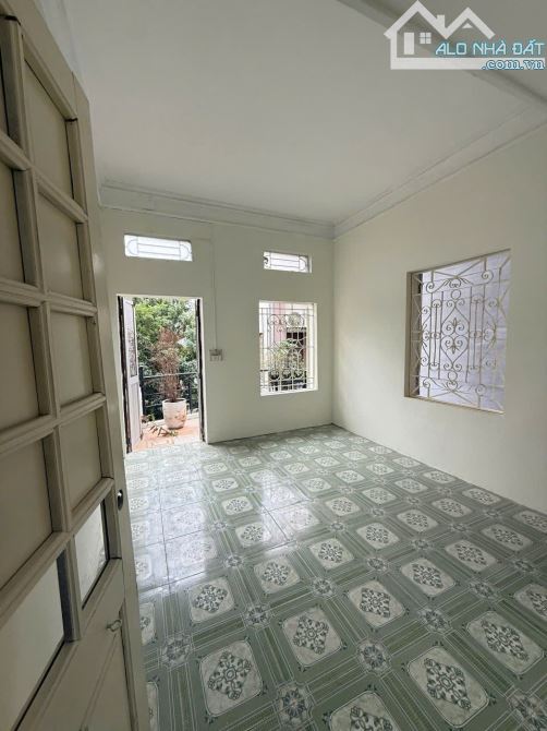 CHO THUÊ! Nhà Mặt Ngõ Võ Chí Công, Cầu Giấy 52m2x4T, 12 tr/th, Sân Để Xe, Ô Tô đỗ, KD