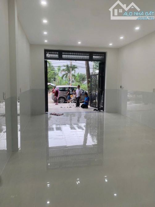 Cho thuê nhà 1 trệt 1 lầu đường số 4 khu dân cư hồng phát