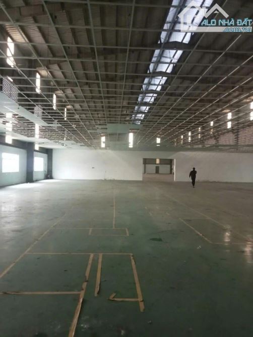 CHO THUÊ KHO XƯỞNG 2.800M2 TẠI KCN NGỌC HỒI - PCCC NGHIỆM THU - XE CONTAINER VÀO TẬN CỬA