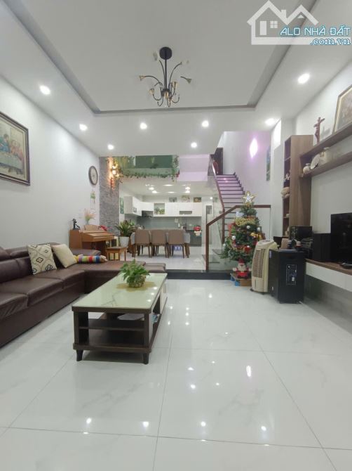 Cho Thuê Nhà 3 tầng đường Hói Kiểng, Hòa Xuân, ngũ hành sơn. 3pn, đầy đủ nội thất, 15tr