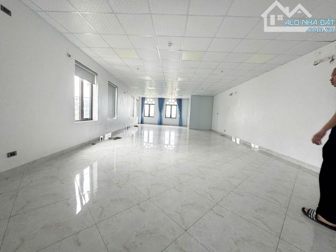 CHO THUÊ NHÀ NGUYÊN CĂN DT 170 M2-6T-TM - MP HỒNG TIẾN - LONG BIÊN