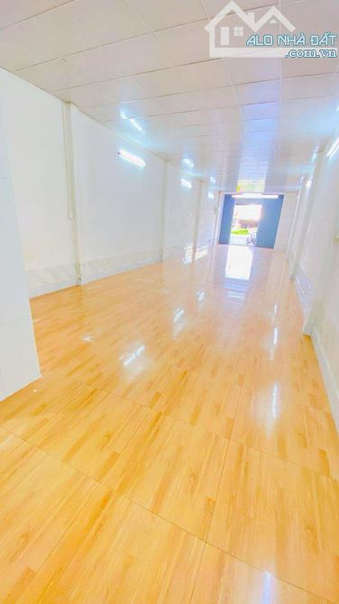 Cho thuê nhà 90 m2 mặt tiền Nguyễn Văn Linh 12 triệu