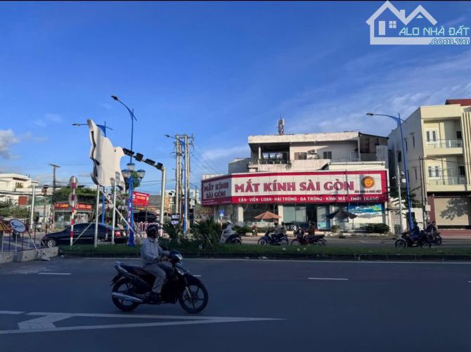 Cho thuê Góc 2 Mặt tiền Đường Lớn Cần Thơ 24 triệu/ tháng