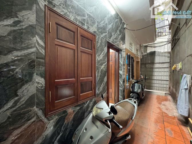 CHO THUÊ NHÀ NGUYÊN CĂN TRẦN KHÁT CHÂN - NHÀ MỚI KÍNH COONG - FULL ĐIỀU HÒA