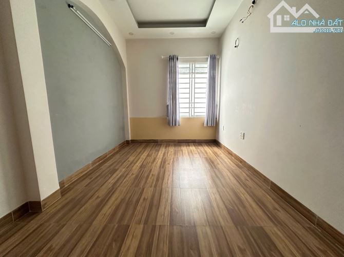 CHO THUÊ NHÀ 180M2 3PN SÂN OTO – GẦN BỜ KÈ BỬU LONG, ĐH LẠC HỒNG CS5