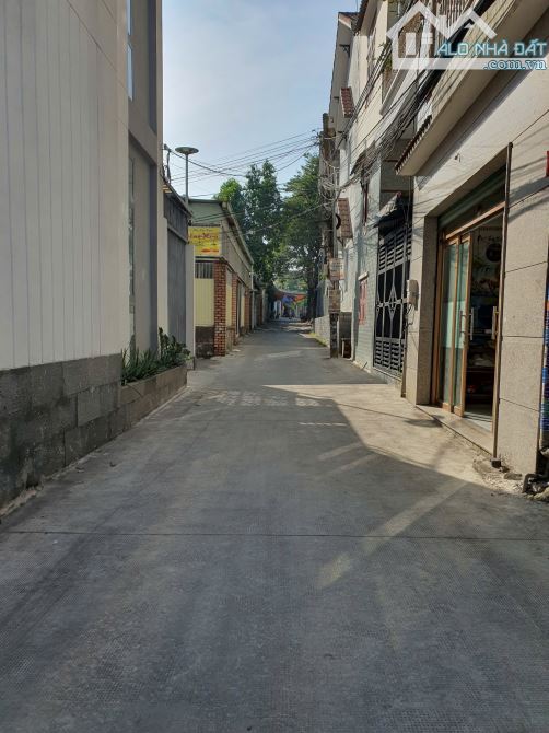 Cho thuê 2 căn nhà 1 trệt 1 lầu góc 2 mặt tiền đường Trần Quốc Toản vào 100m,P.Bình Đa