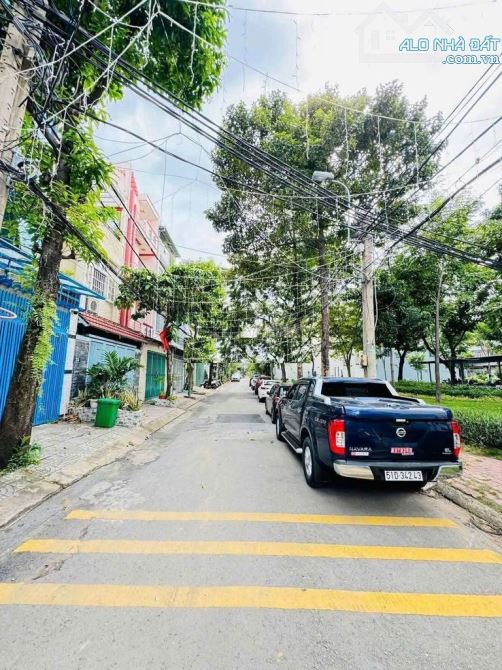 CHO THUÊ NHÀ MT KDC SÔNG ĐÀ. 2 LẦU + 1 TUM, 14TR.