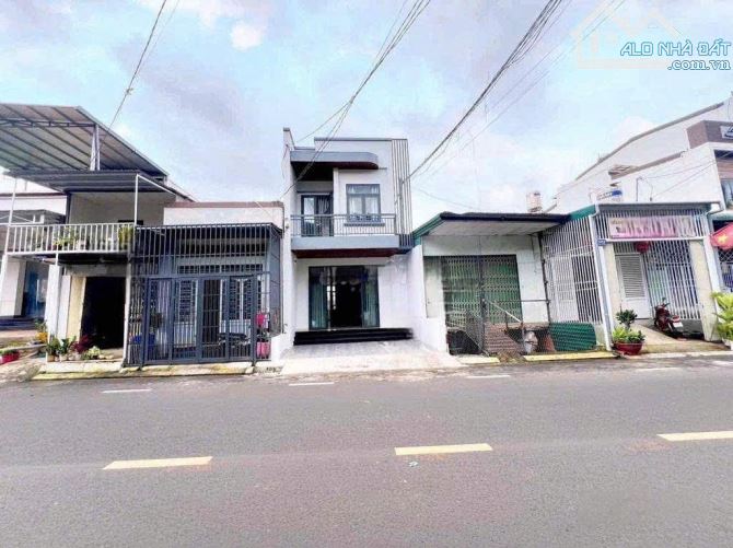 CHO THUÊ NHÀ LẦU MT HÙNG VƯƠNG P. TÂN LẬP BMT ĐĂK LĂK
