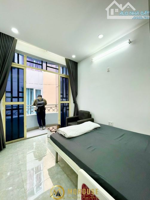 Cho thuê căn hộ 1PN ban công Quận 1 - full nội thất gần chợ Bến Thành