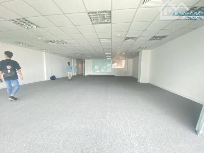 Cho Thuê toà Nhà Mặt tiền 78 Nguyễn Văn Thủ Quận 1 DTSD 600M2 CHỈ VỚI 160 TRIỆU