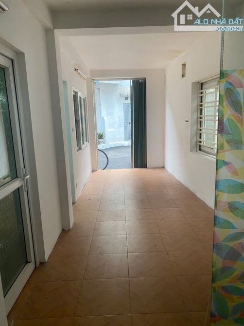 Cho thuê 20m2 cửa hàng , kho chứa tại ngõ 5 láng hạ