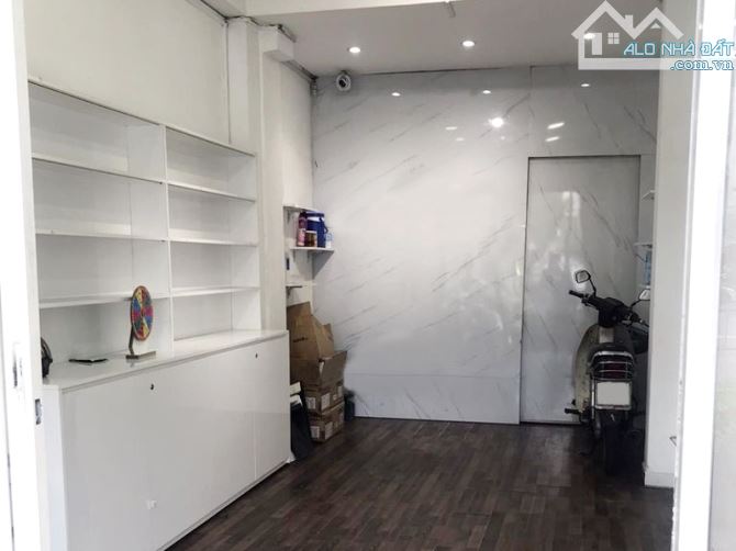 Cho thuê mặt bằng giá rẻ 3m x 8m đường 3/2, giá rẻ 10tr/tháng