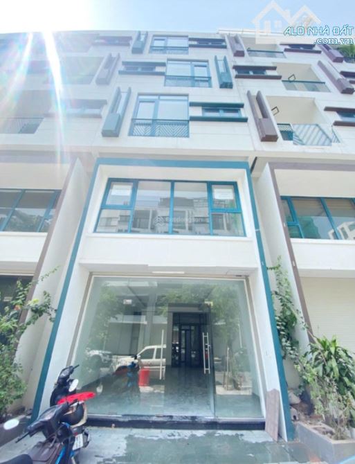 Cho thuê nhà LK Vũ Trọng Khánh. DT 97m2, 6 tầng thông sàn, thang máy, điều hòa