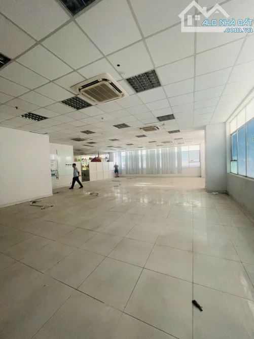 cho thuê văn phòng 300m2 giá rẻ đường bên vân đồn quận 4