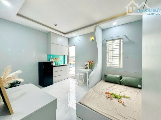 Cho thuê căn Studio Ban công Q1, ngay chân cầu Nguyễn Văn Cừ, gần Pullman, chợ Bến Thành,