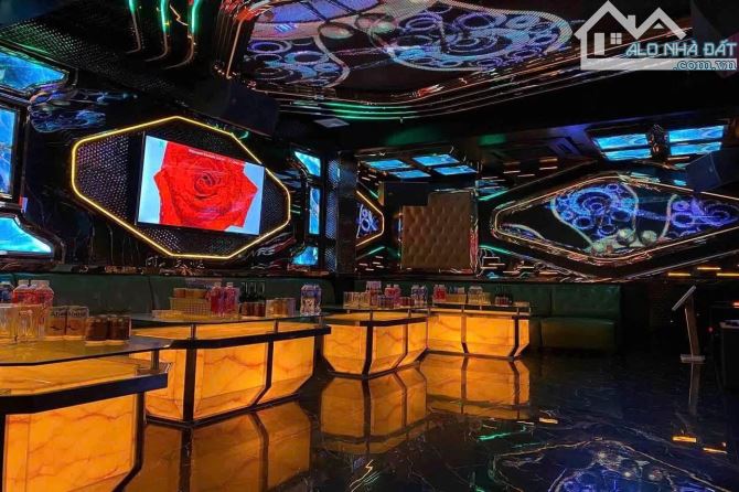 Sang nhượng quán karaoke Chùa Láng, 10 tầng, đủ PCCC