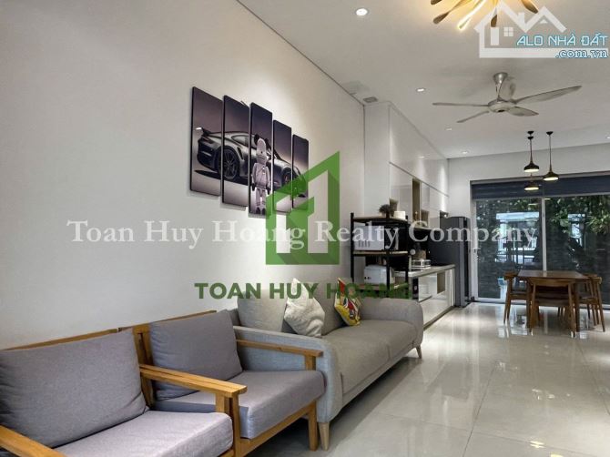 Nhà đẹp 4 phòng ngủ khu Phú Gia Compound - D114